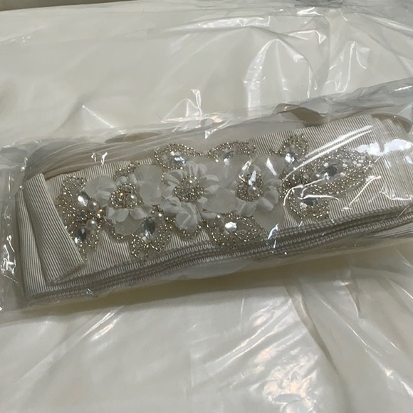 Black or white sash! ivory Satin  & formal sash - Picture 13 of 15